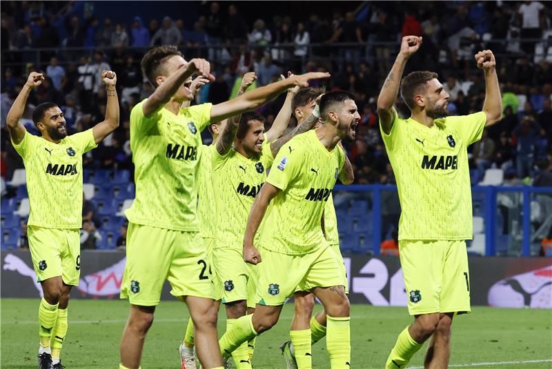 لاعبو ساسولو