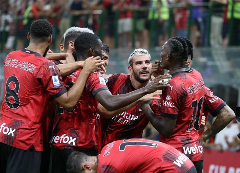 لاعبو ميلان