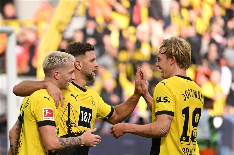 لاعبو دورتموند