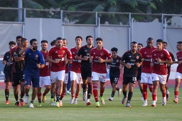 لاعبو الأهلي