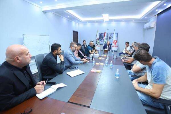 من الاجتماع