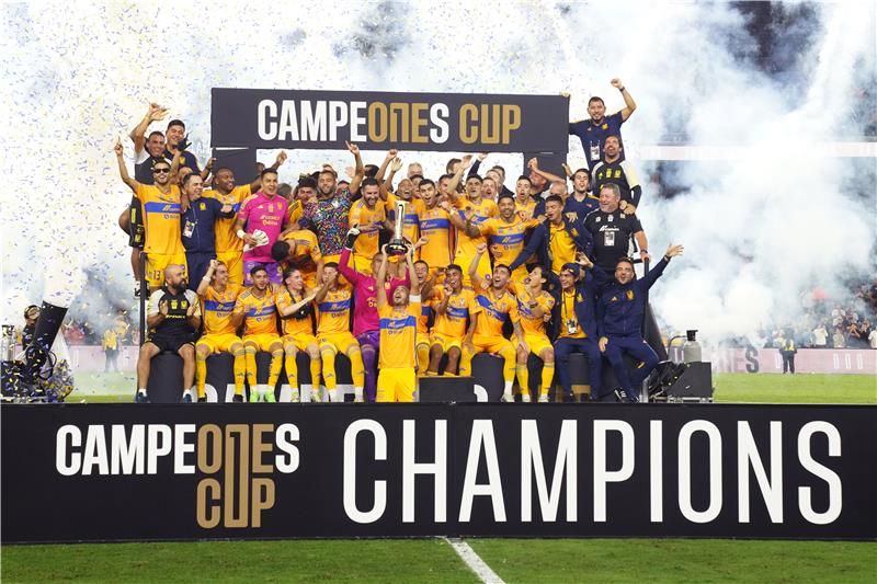 لاعبو تيجريس أونال