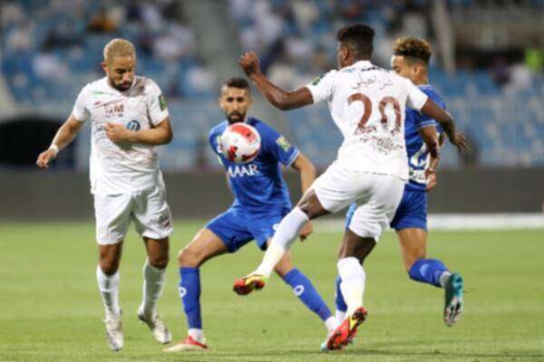 من لقاء سابق بين الهلال والشباب