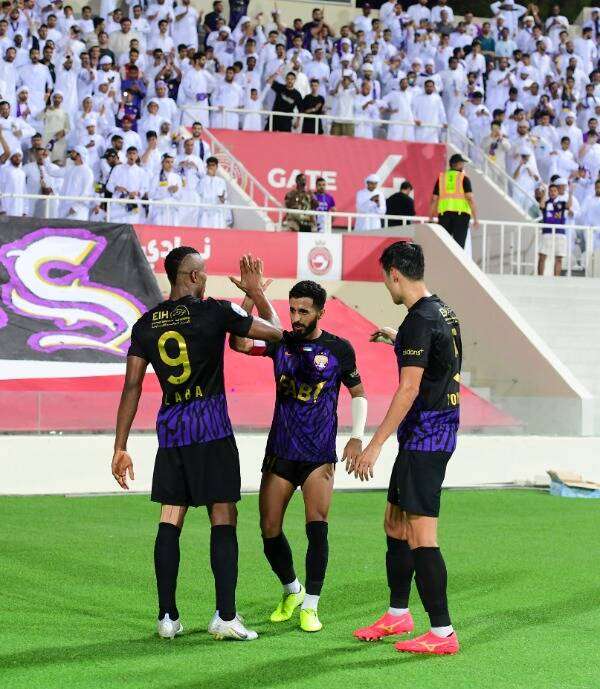 لاعبو العين