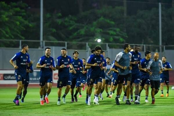 لاعبو الأهلي