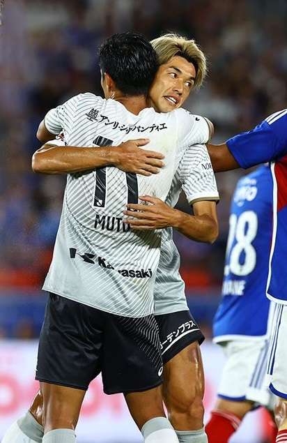 من مواجهة فيسيل ويوكوهاما