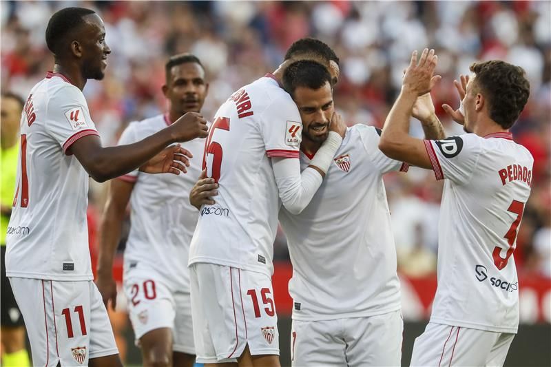 لاعبو إشبيلية