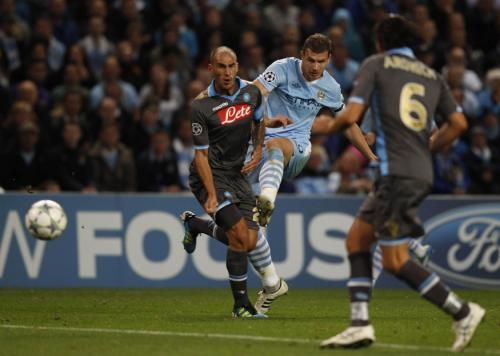 2011-09-14t202155z_01_mcr14_rtridsp_3_soccer-champions_reuters