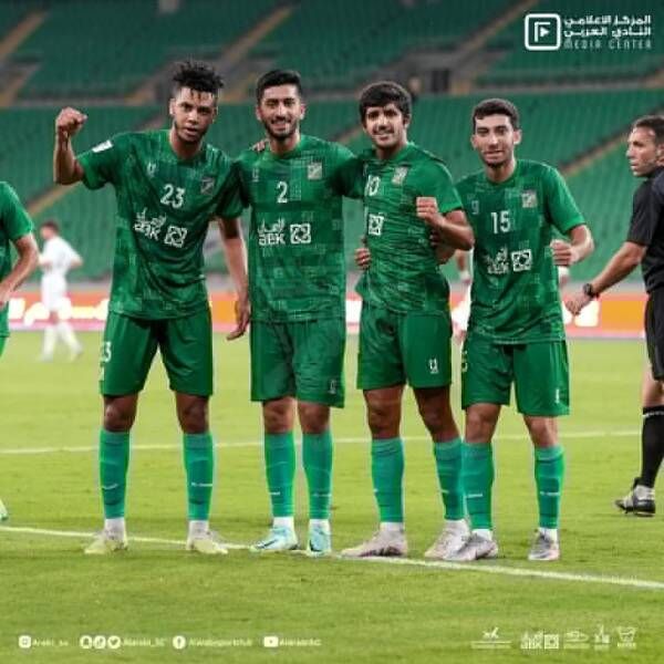 لاعبو العربي