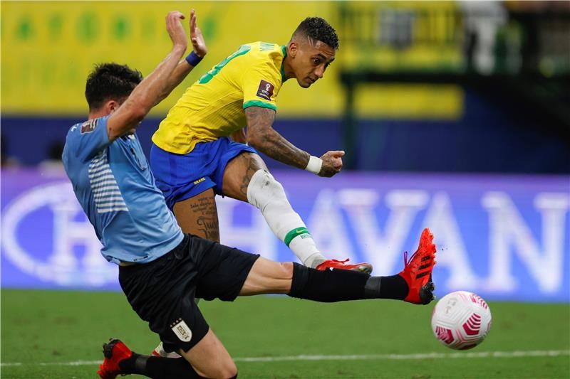 لقاء سابق بين المنتخبين