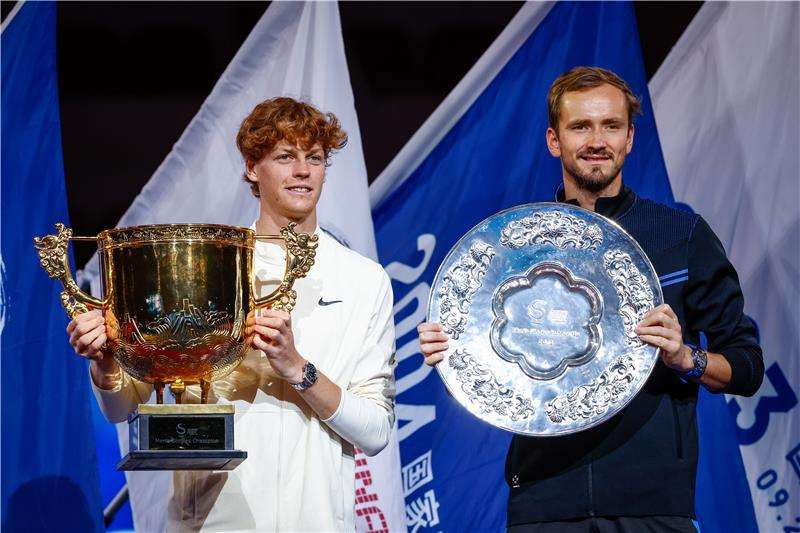 جانب من التتويج