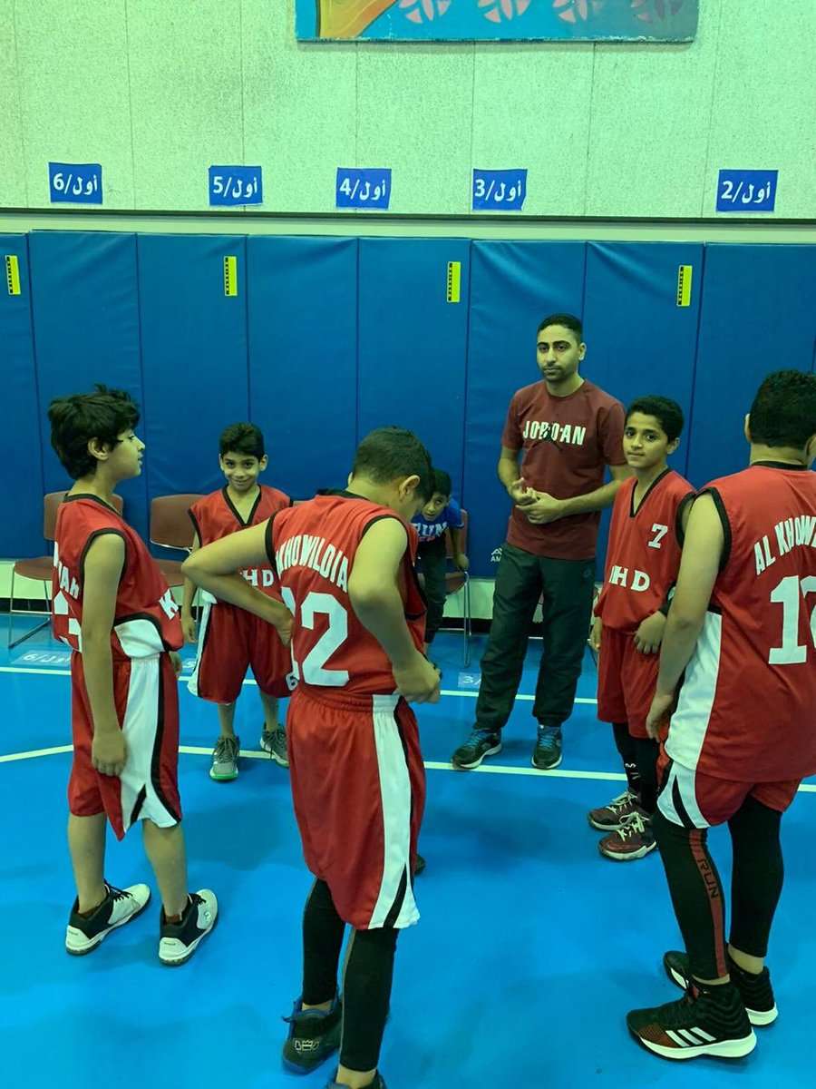 لاعبو فريق الخويلدية للناشئين