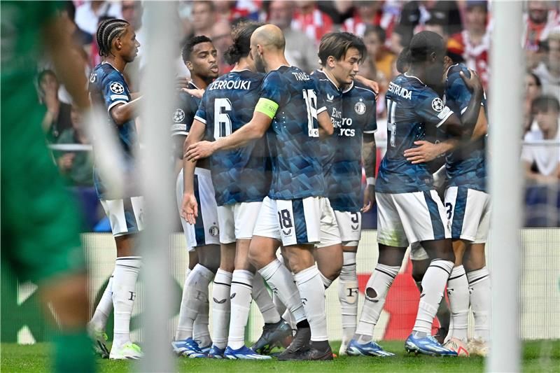 لاعبو فينورد