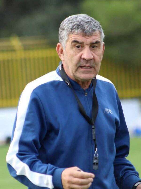 عماد خانكان