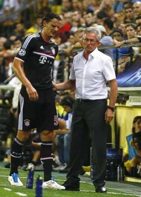 اصابة المدافع فان بويتن في مباراة فياريال بدوري الابطال