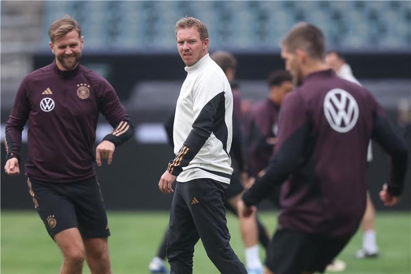 جوليان ناجلسمان