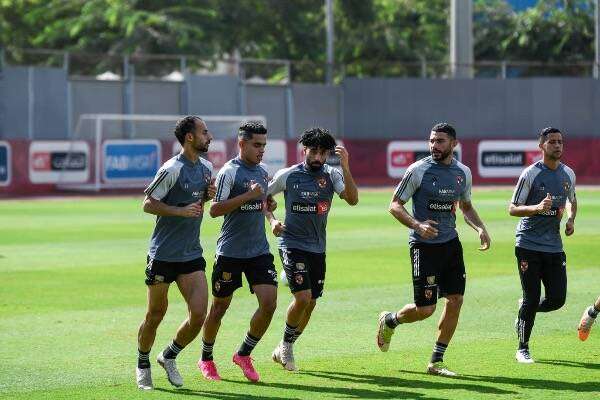 لاعبو الأهلي