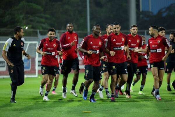 لاعبو الأهلي