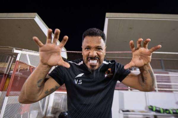 فيكتور سيموس