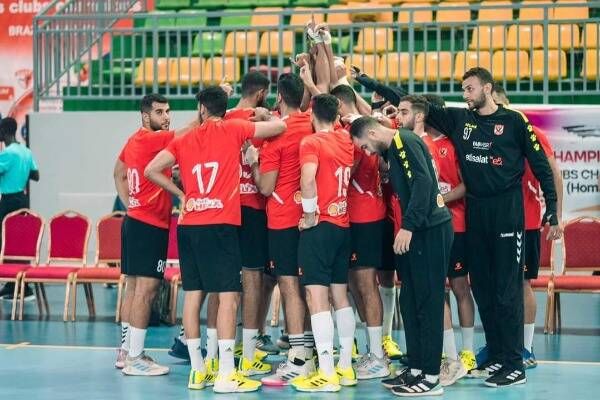 لاعبو الأهلي