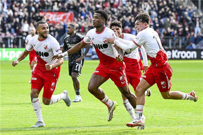 لاعبو أوتريخت