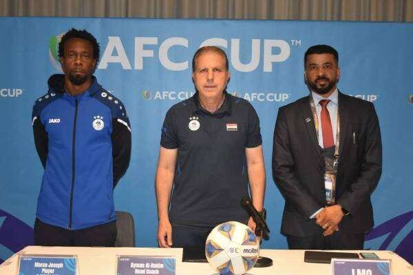 أيمن الحكيم خلال المؤتمر