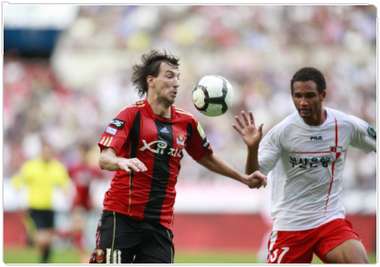 صورة من مباراة إف سي سيئول وبوسان إيبارك