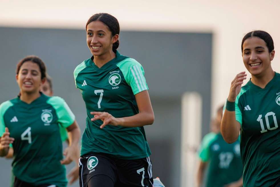 لاعبات المنتخب السعودي للناشئات