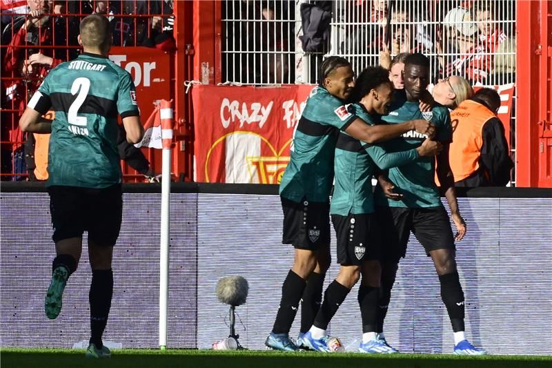 لاعبو شتوتجارت