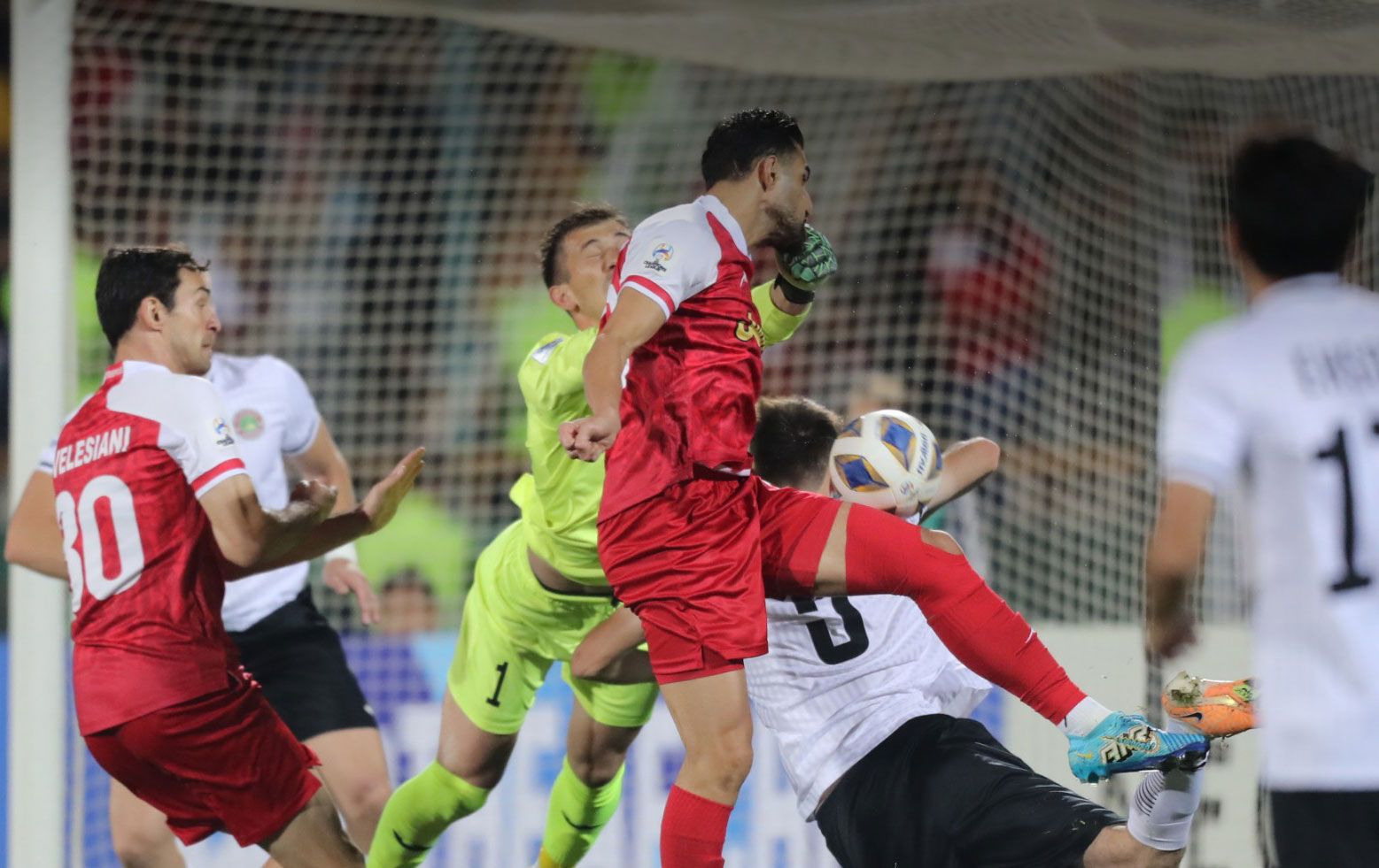 من المواجهة