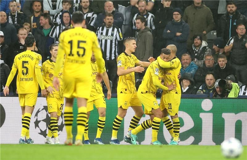 لاعبو دورتموند