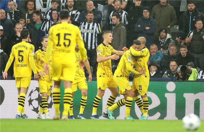 لاعبو دورتموند