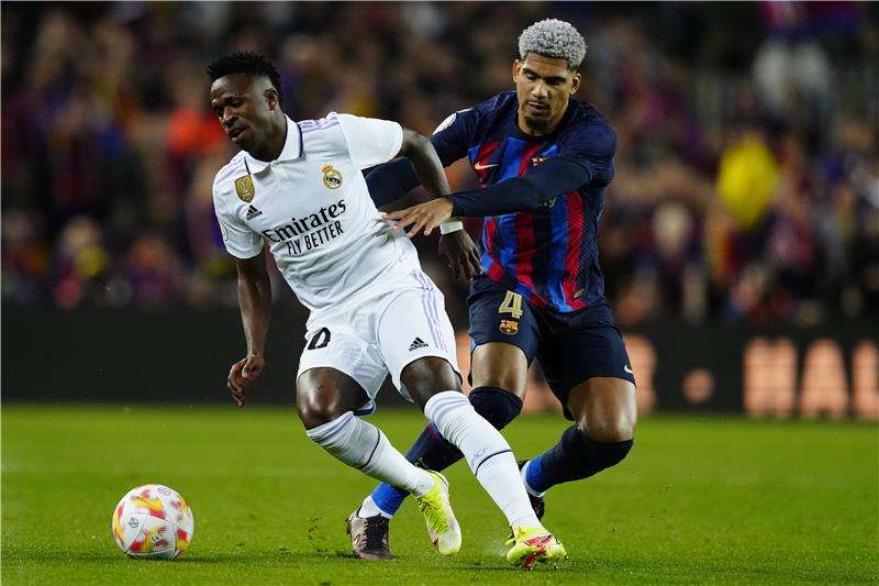 كلاسيكو سابق بين ريال مدريد وبرشلونة