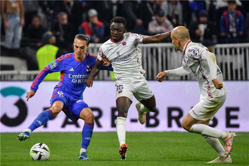 من لقاءات الدوري