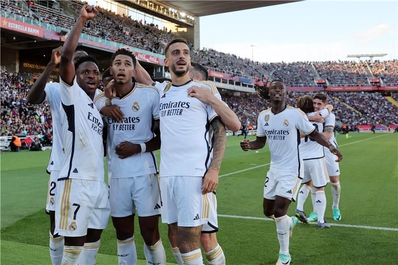 احتفال لاعبي الريال من الكلاسيكو