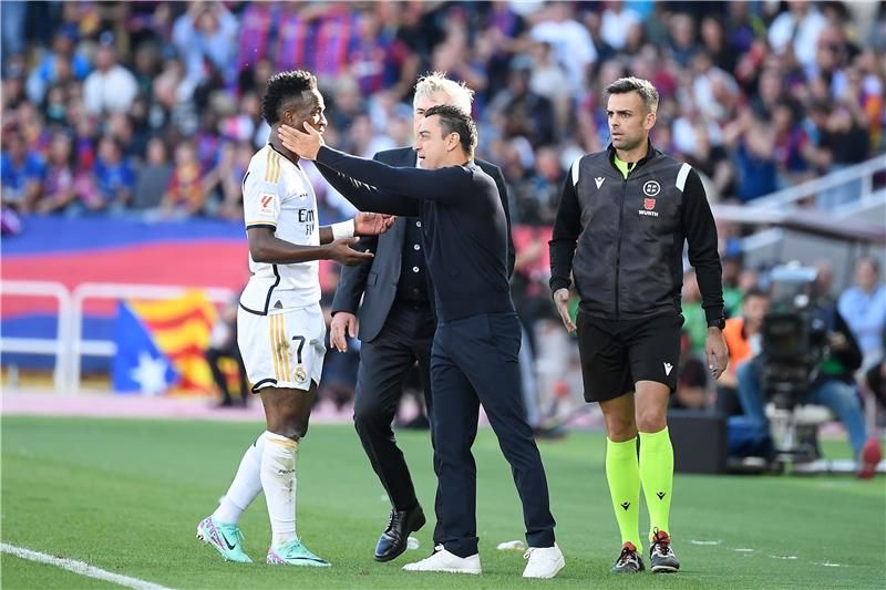 فينيسيوس جونيور وتشافي