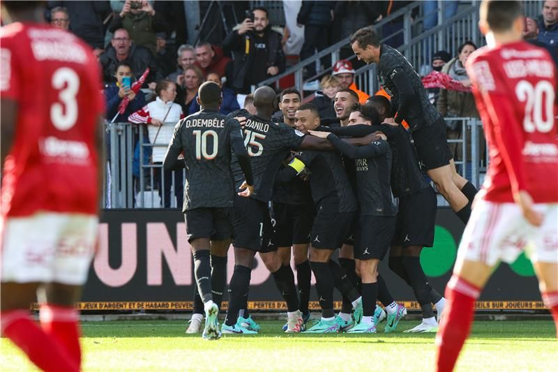 لاعبو باريس سان جيرمان