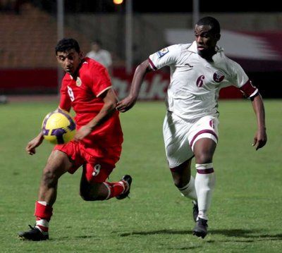 علاء حبيل مع المنتخب البحريني ضد المنتخب القطري