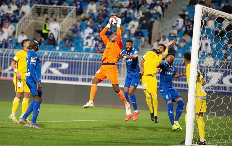 لقاء سابق بين الفريقين