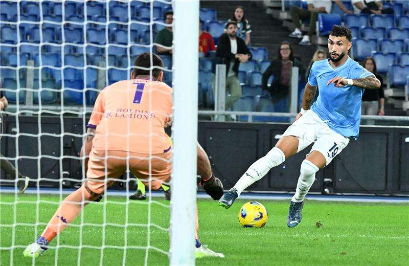 جانب من لقاء فيورنتينا ولاتسيو