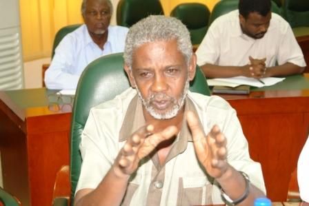 رئيس اللجنة الأولى الطريفي الصديق