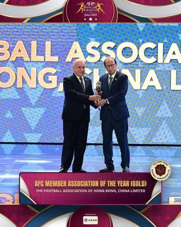 جانب من تسلم الجائزة