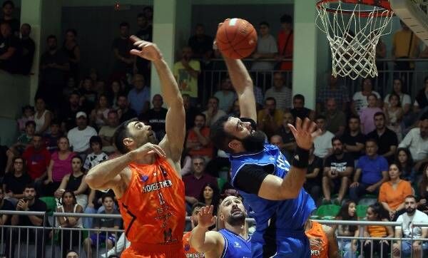 من المواجهة