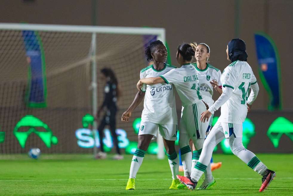 لاعبات الأهلي