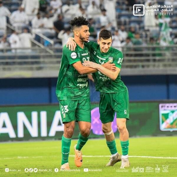 لاعبو العربي