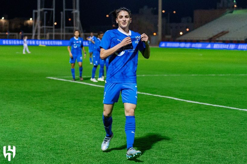 شوخان صالحي بعد التسجيل بمرمى الرياض