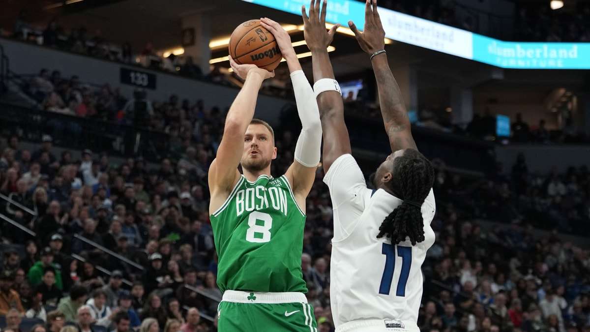 جانب من لقاء تمبر وولفز وبوسطن سلتيكس