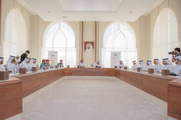 من الإجتماع