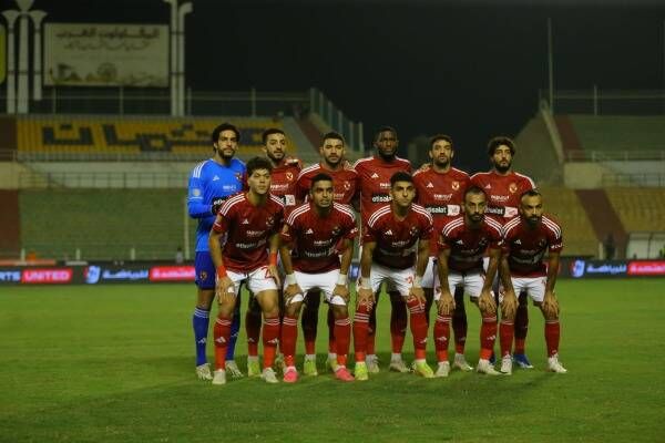 لاعبو الأهلي