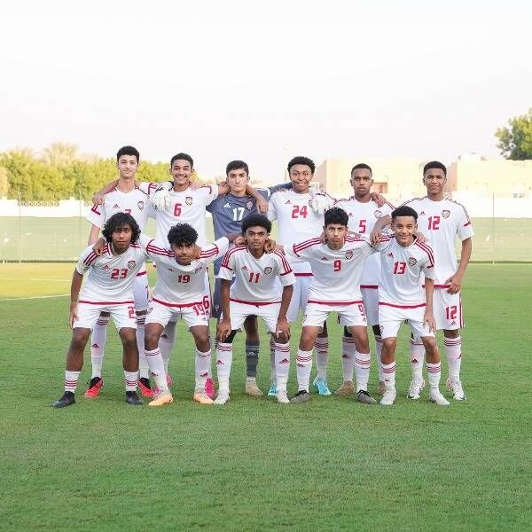 لاعبو منتخب الإمارات للناشئين